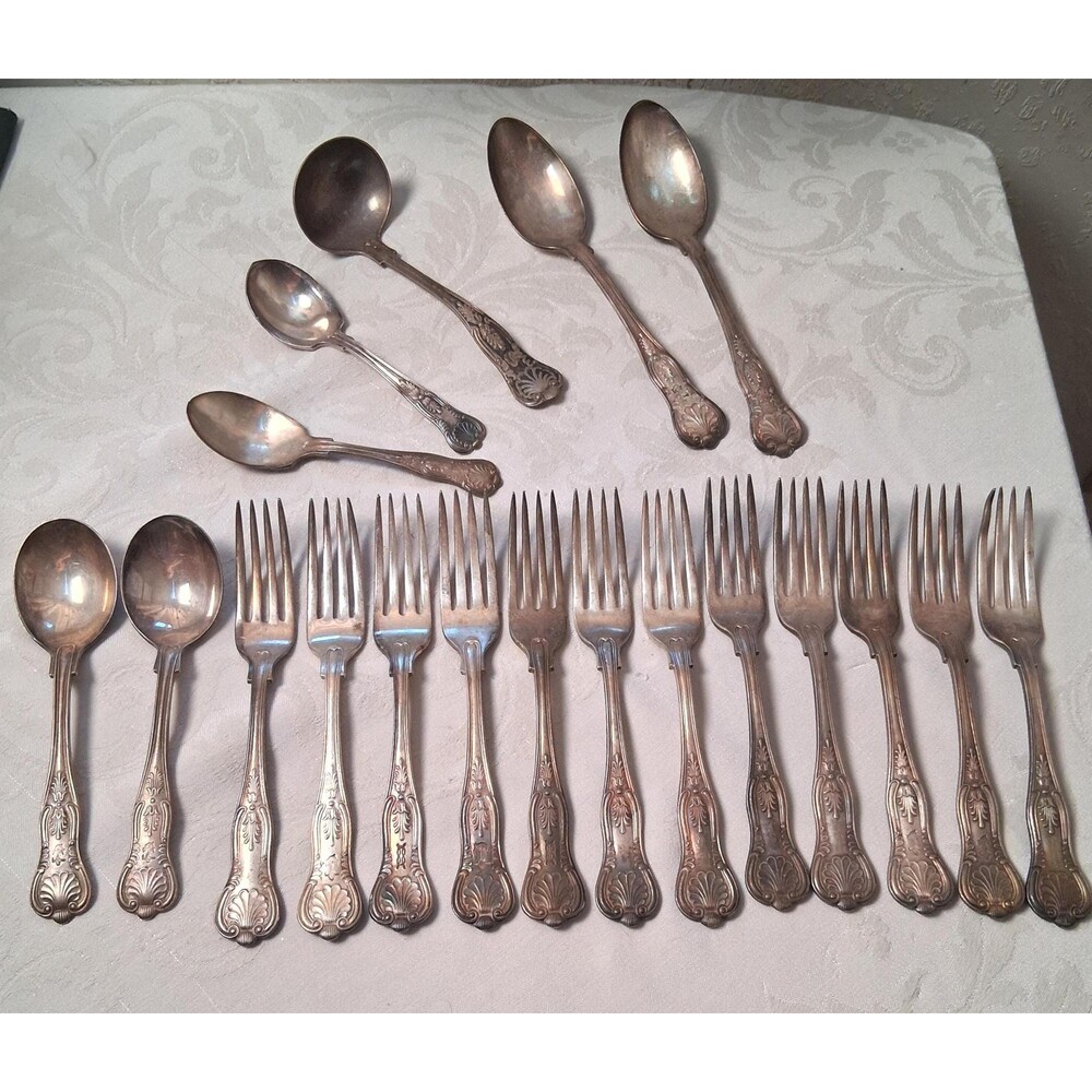 International Kings Navy Silverware 19 Pc Anchors